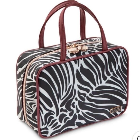 NWT Ricardo Beverly Hills
BOUTIQUE
makeup case - Picture 4 of 6